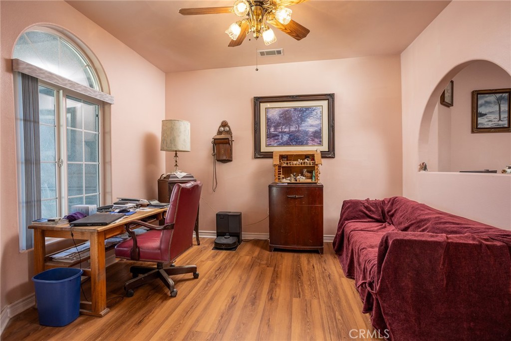1220 Smoke Tree Property Photo 9