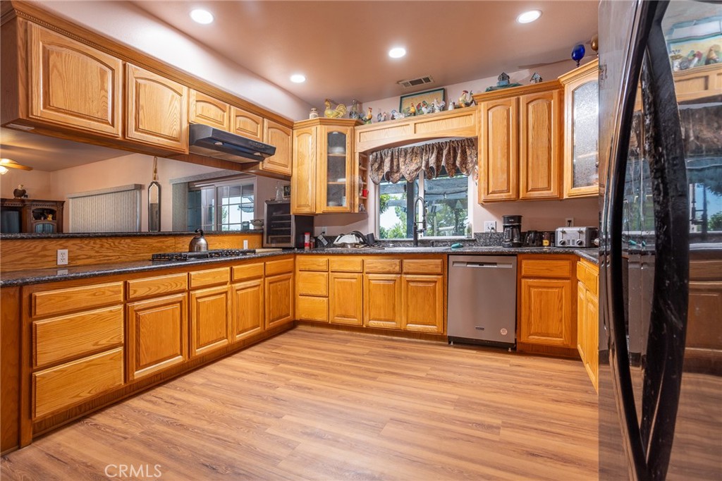 1220 Smoke Tree Property Photo 12