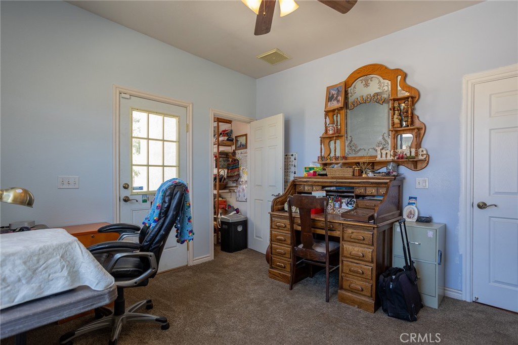 1220 Smoke Tree Property Photo 19