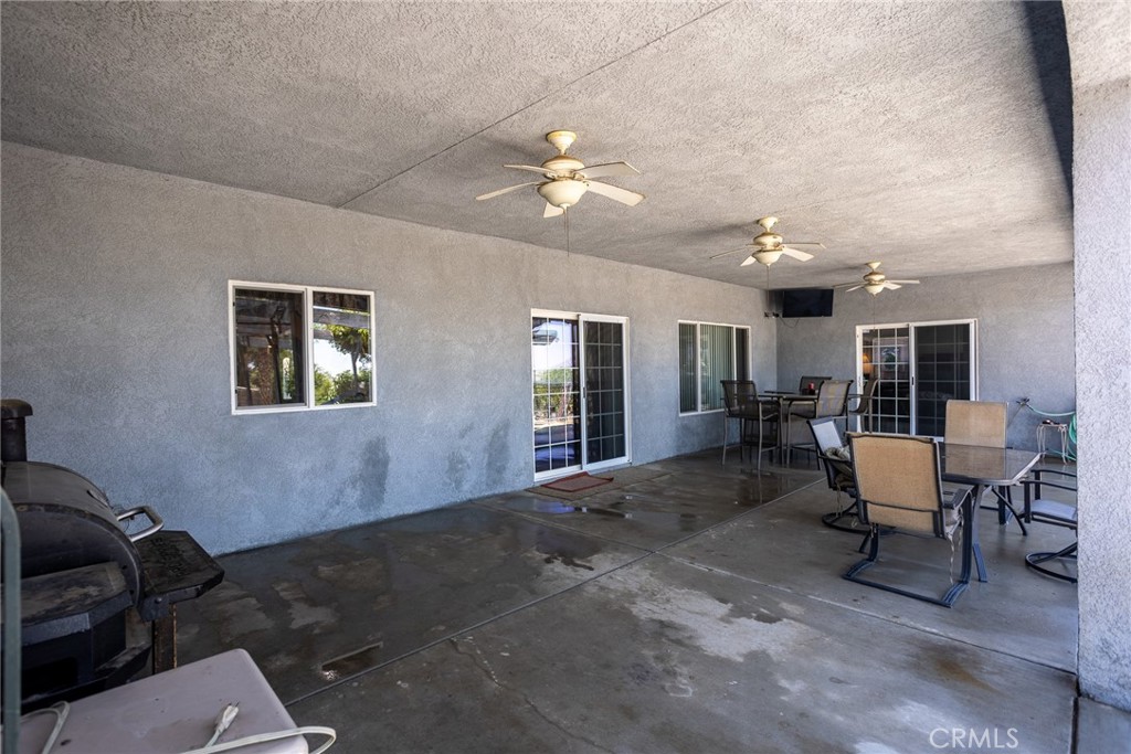 1220 Smoke Tree Property Photo 26