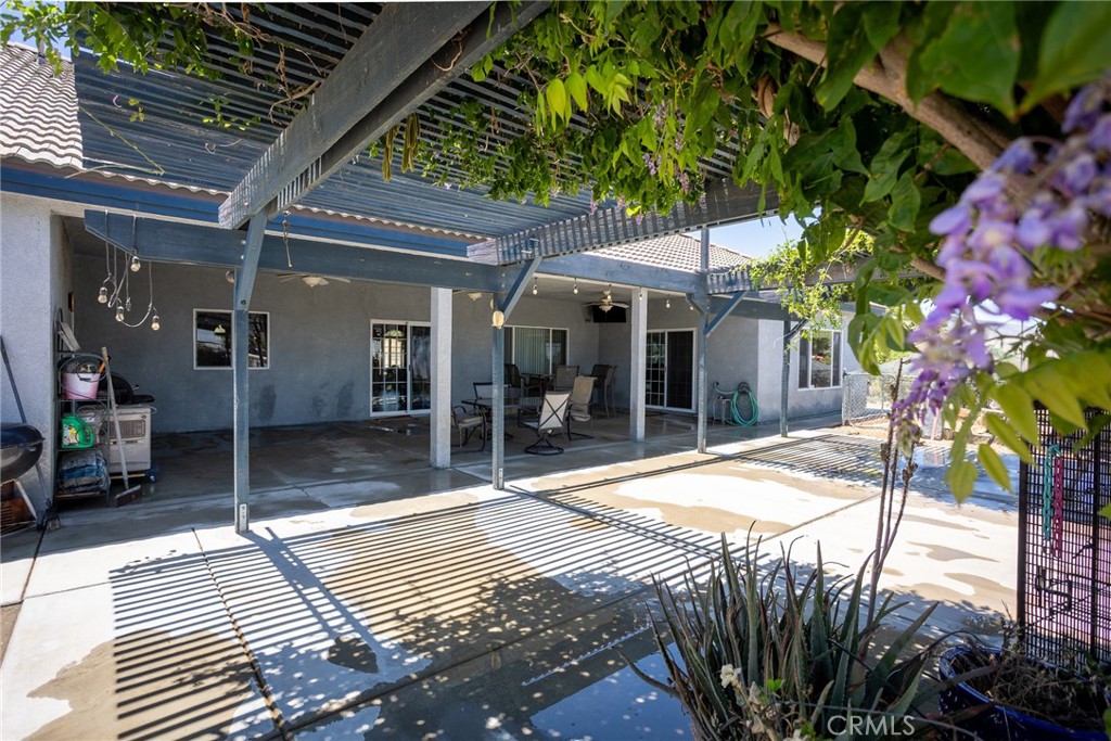 1220 Smoke Tree Property Photo 28