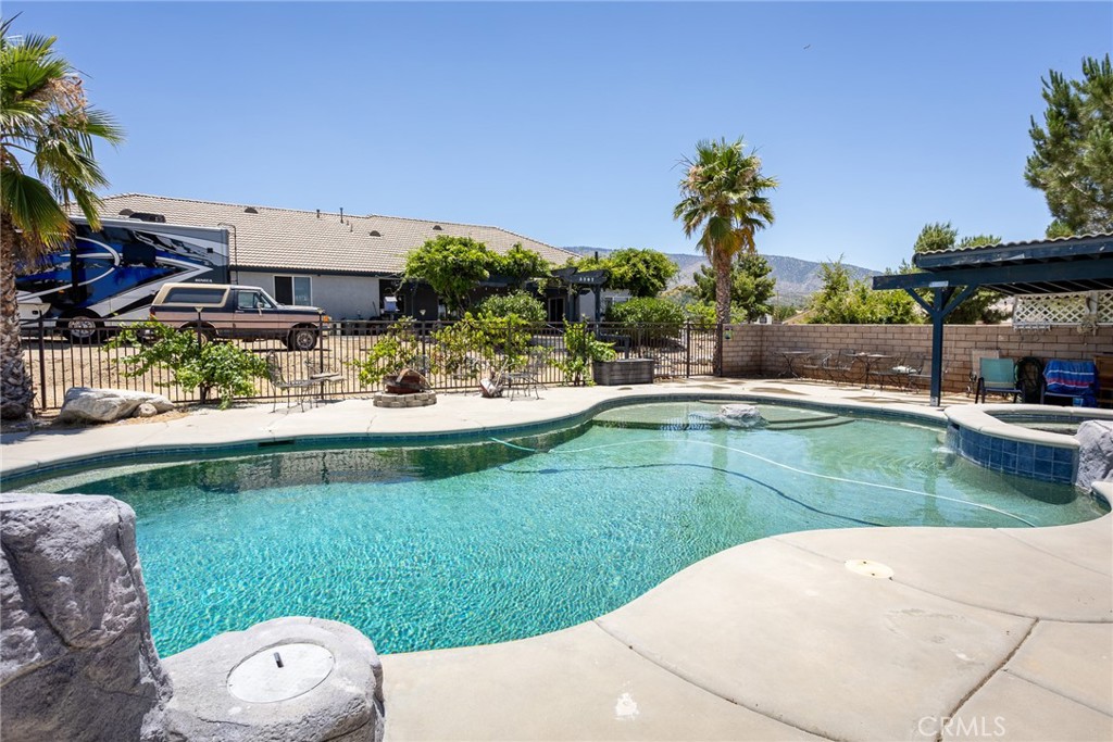 1220 Smoke Tree Property Photo 33