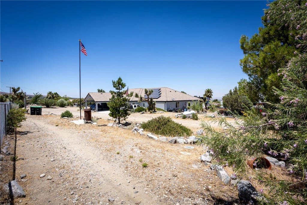 1220 Smoke Tree Property Photo 38