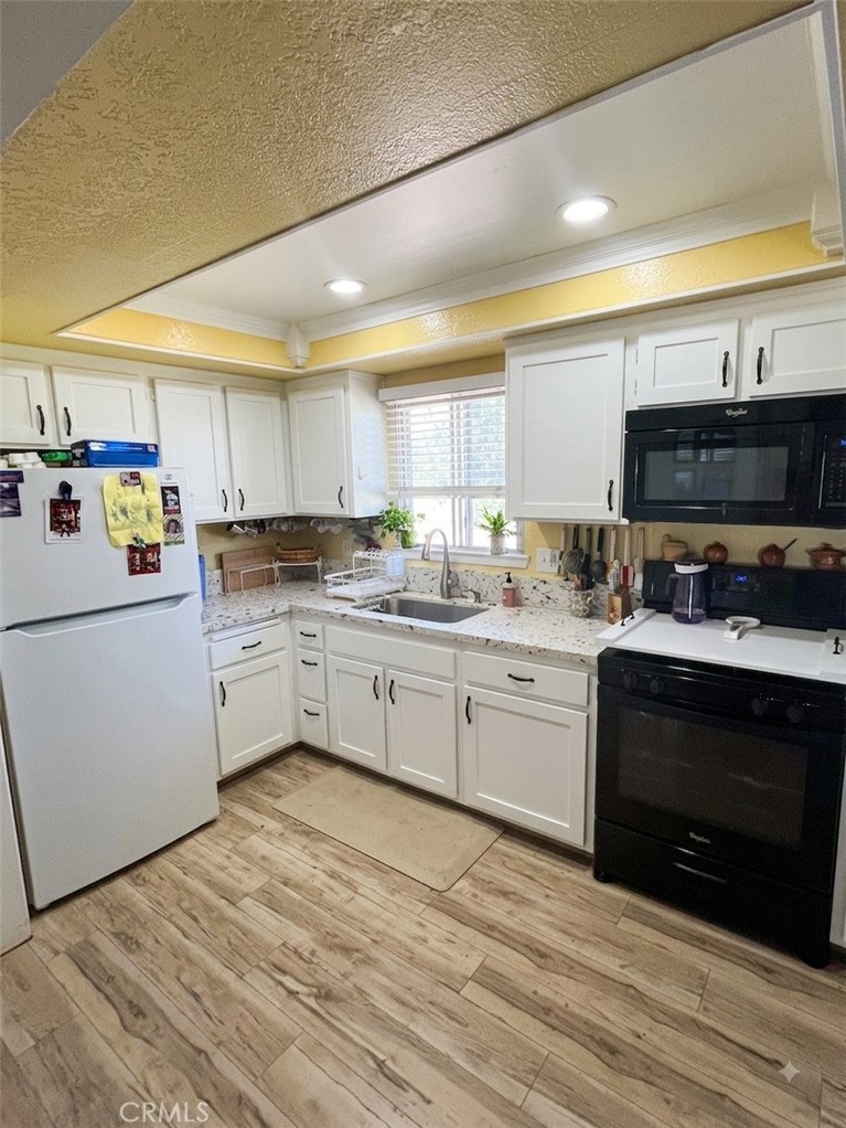 15893 Arbury Property Photo 3
