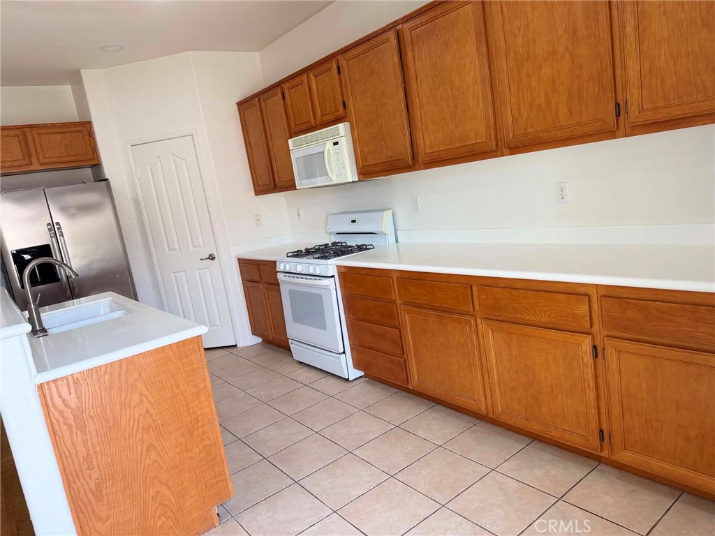 13900 Nelliebell Property Photo 8