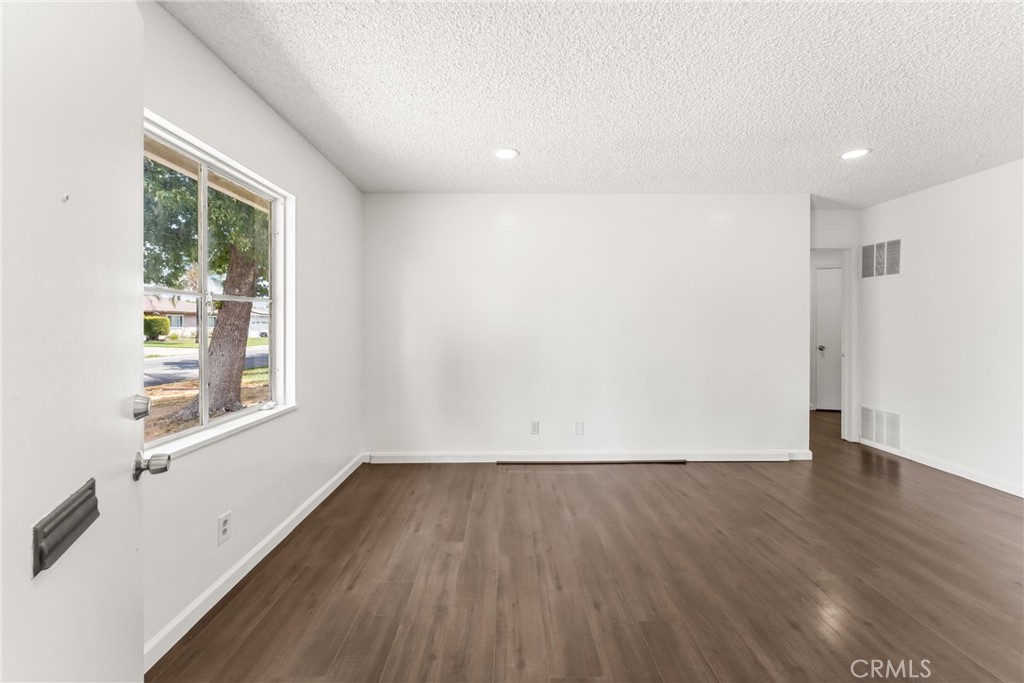 237 W Van Koevering Street Property Photo 6