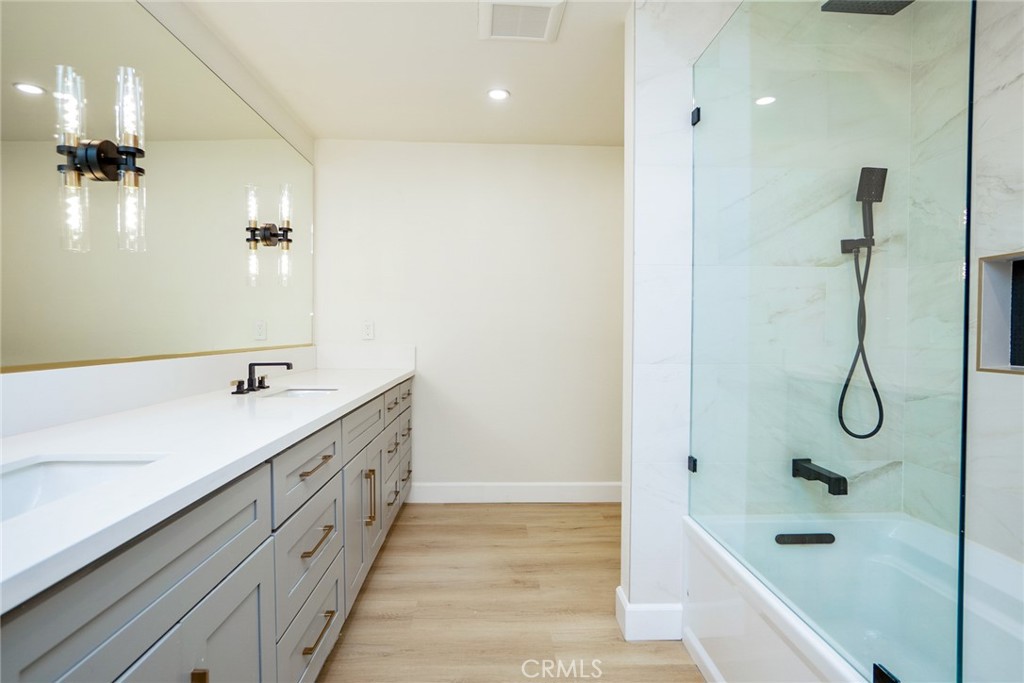 9226 Locust Property Photo 32