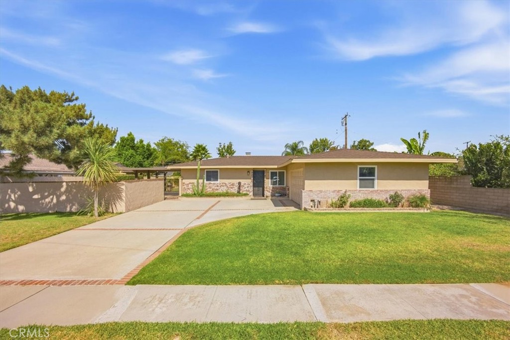 1623 S Lang Property Photo 1