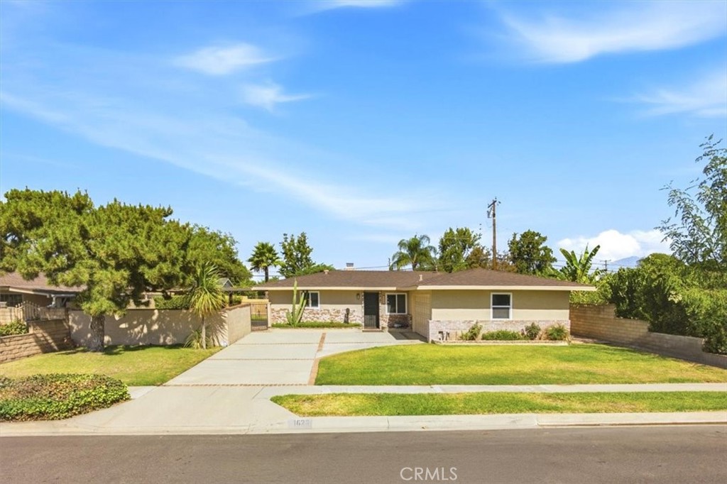 1623 S Lang Property Photo 2