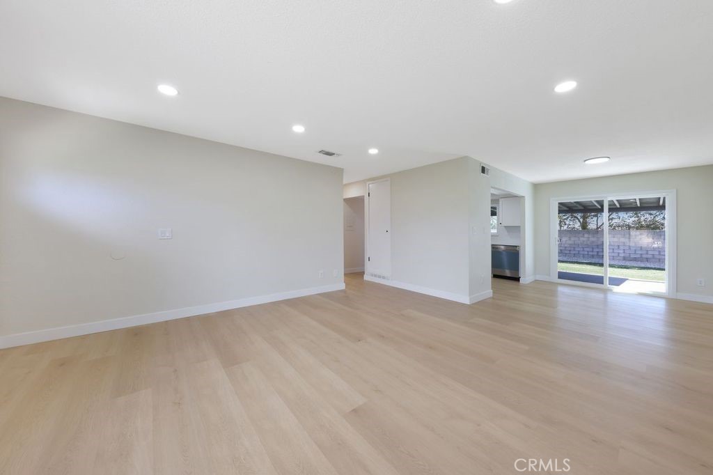 17041 Fairfax Property Photo 4