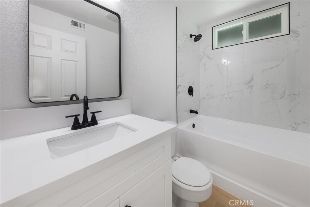 17041 Fairfax Property Photo 7