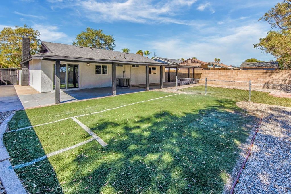 17041 Fairfax Property Photo 12