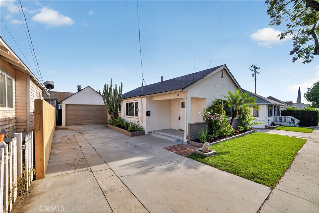 12522 Broadway Property Photo 2