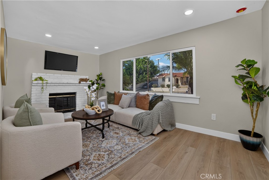 12522 Broadway Property Photo 10