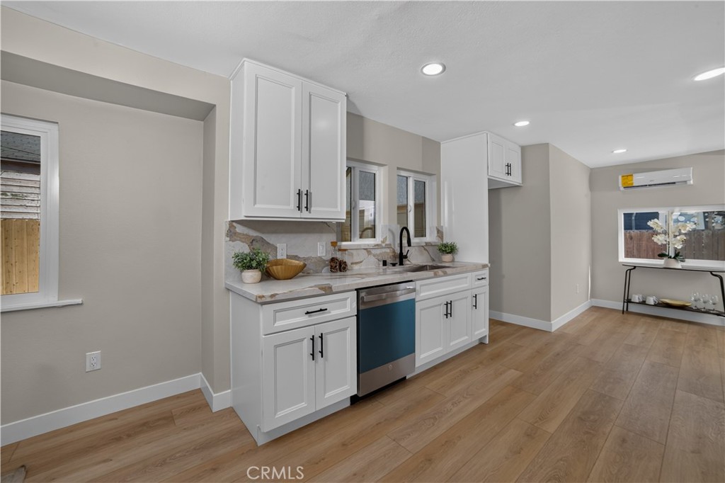 12522 Broadway Property Photo 21