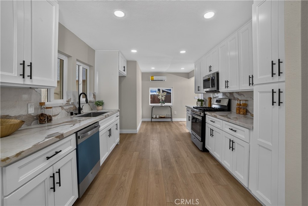 12522 Broadway Property Photo 22