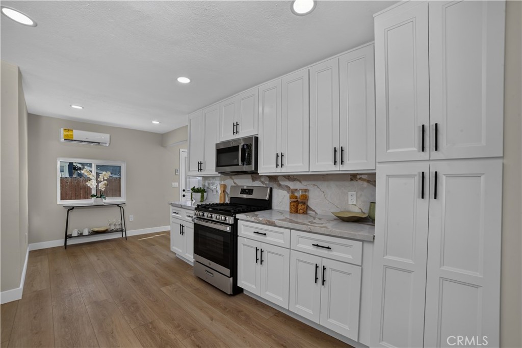 12522 Broadway Property Photo 24