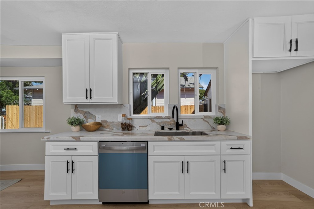 12522 Broadway Property Photo 27