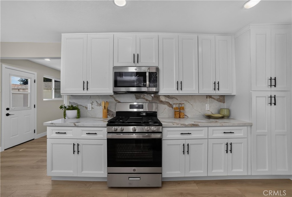 12522 Broadway Property Photo 28