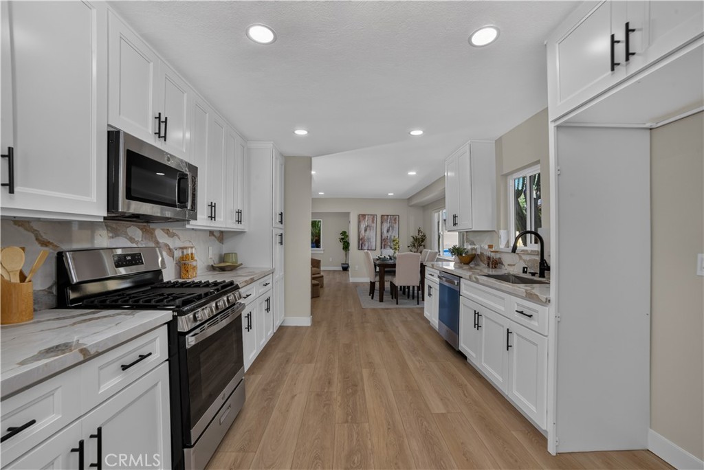12522 Broadway Property Photo 30