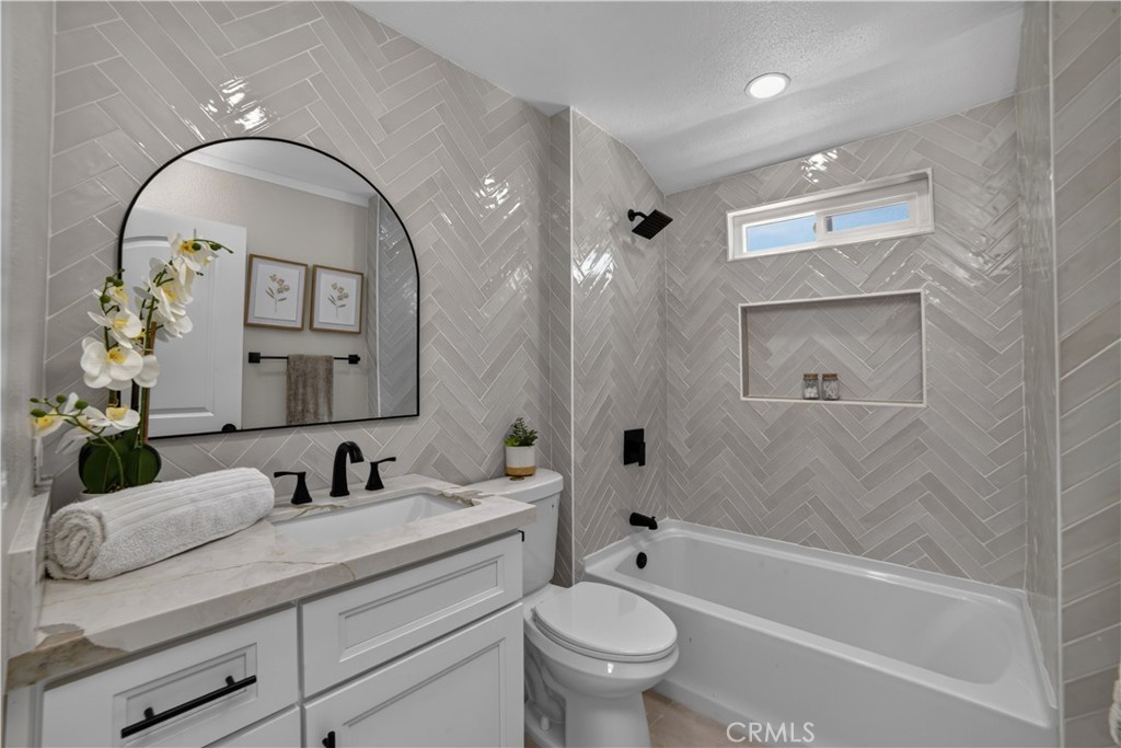 12522 Broadway Property Photo 34
