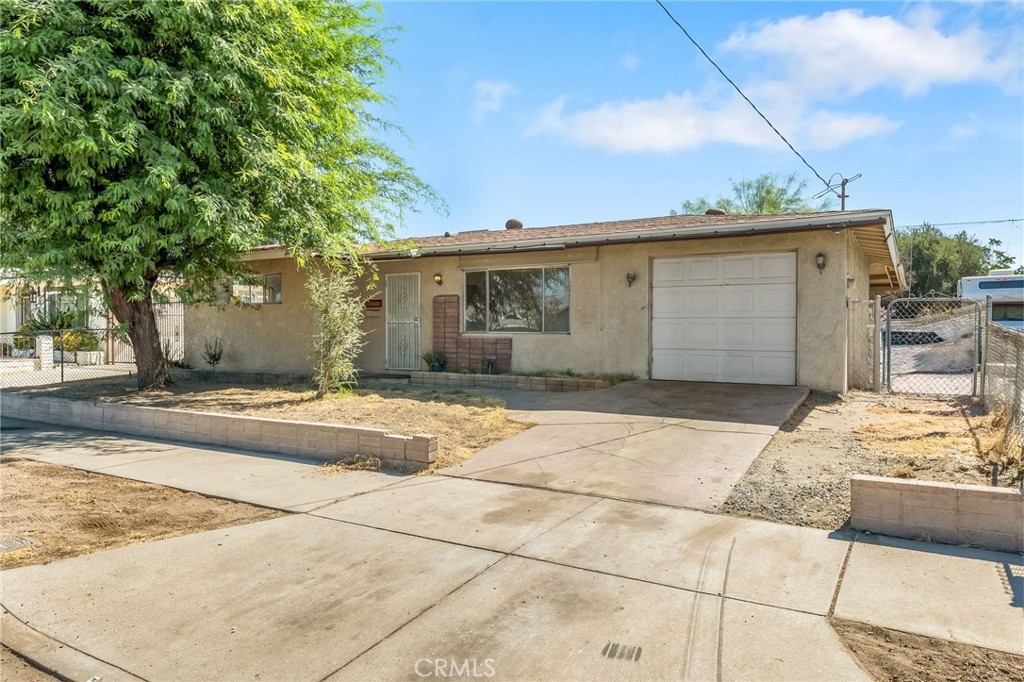 1016 Webster Property Photo 2