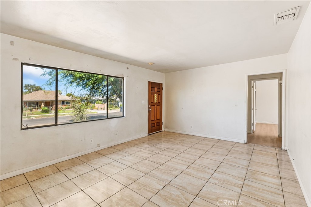 1016 Webster Property Photo 3