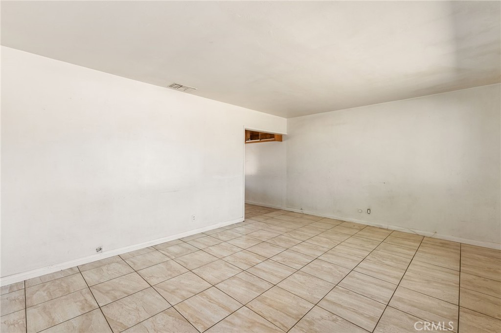 1016 Webster Property Photo 4