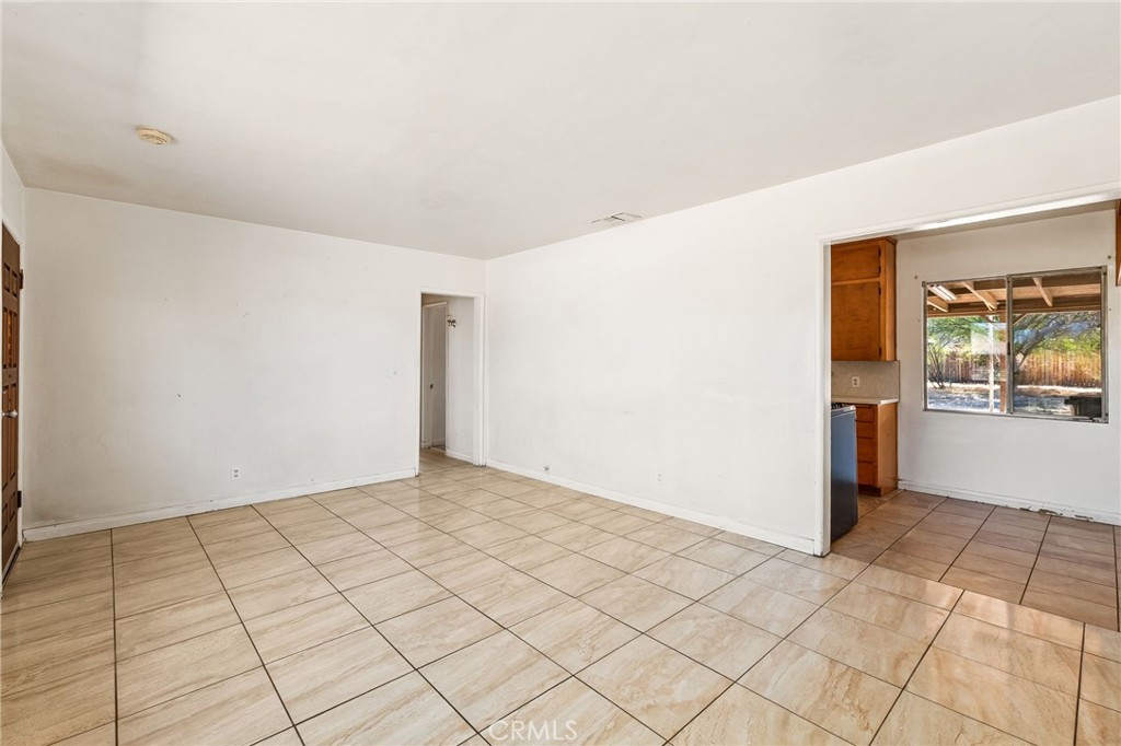 1016 Webster Property Photo 6