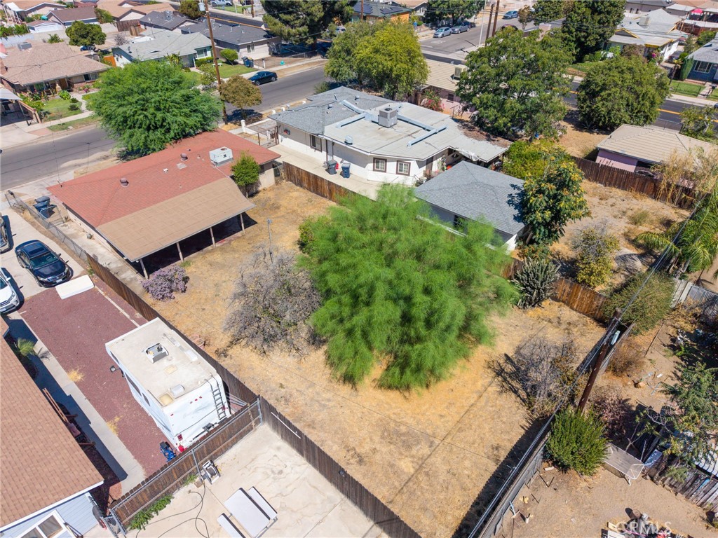 1016 Webster Property Photo 22