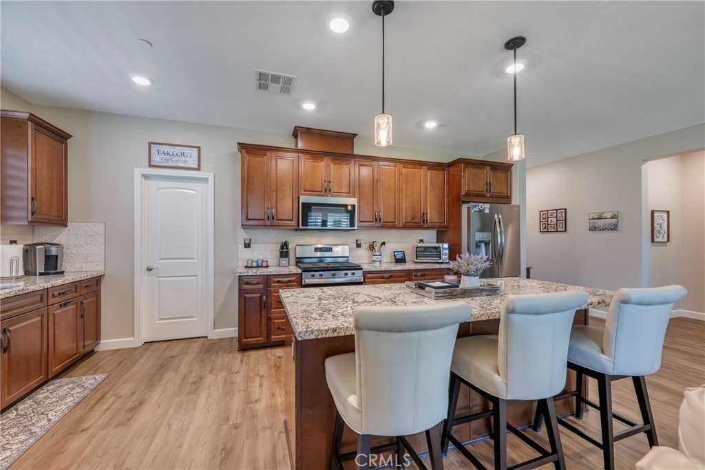1476 Wicklow Property Photo 7