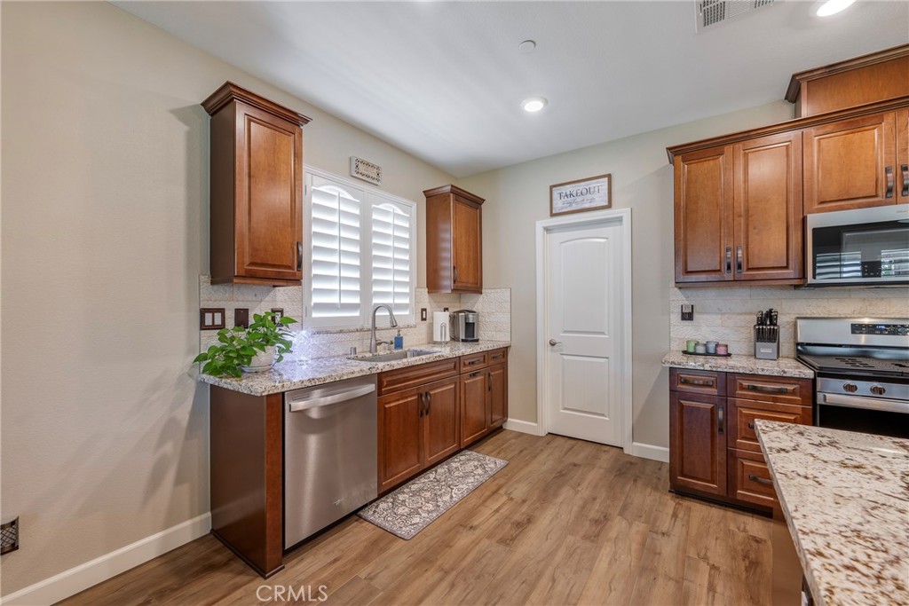 1476 Wicklow Property Photo 8
