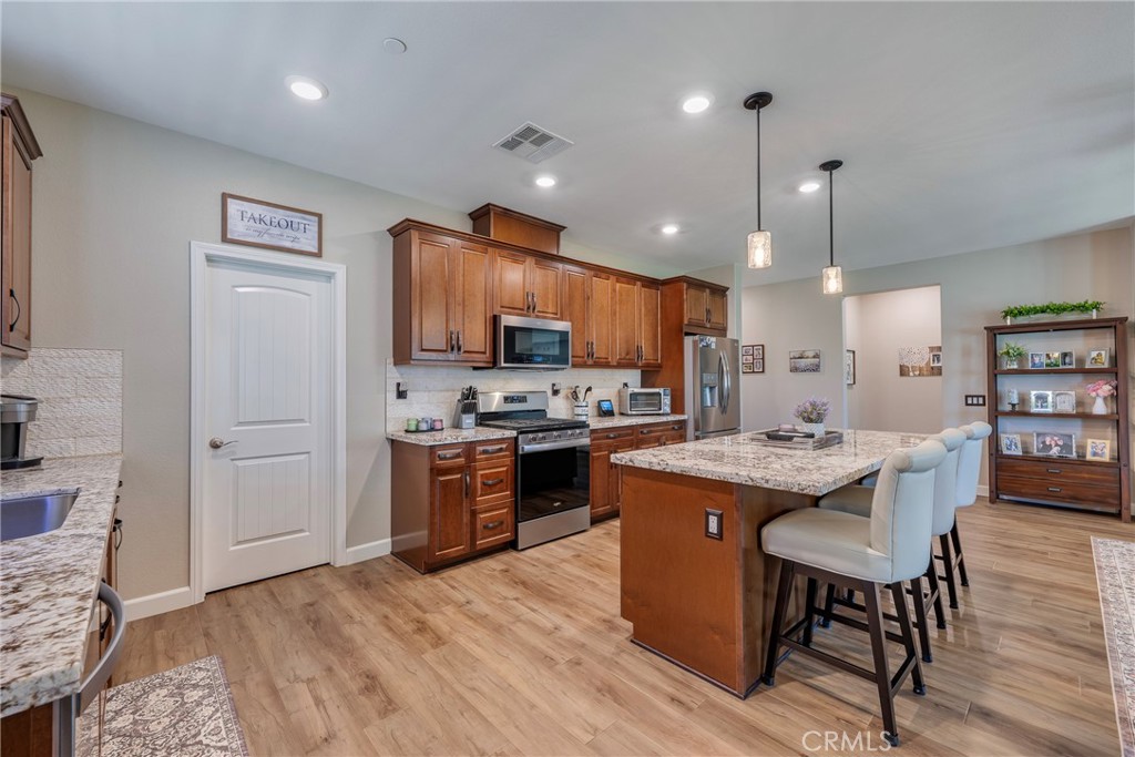 1476 Wicklow Property Photo 9