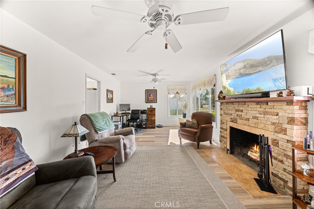 538 W F Street Property Photo 11