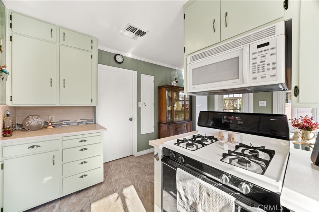 538 W F Street Property Photo 15