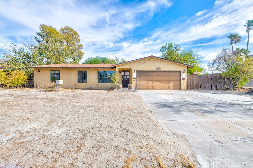 2302 E Wayne Property Photo 1