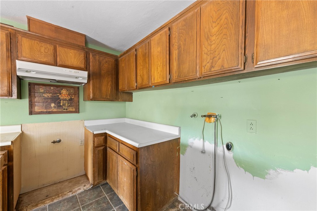 2302 E Wayne Property Photo 9