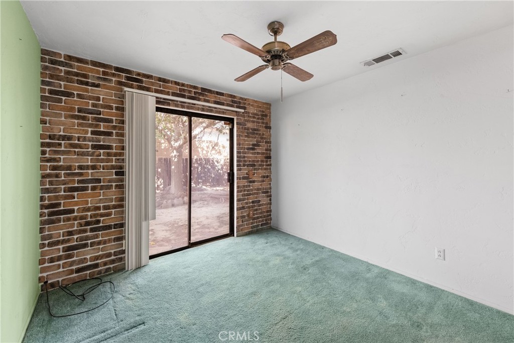 2302 E Wayne Property Photo 14