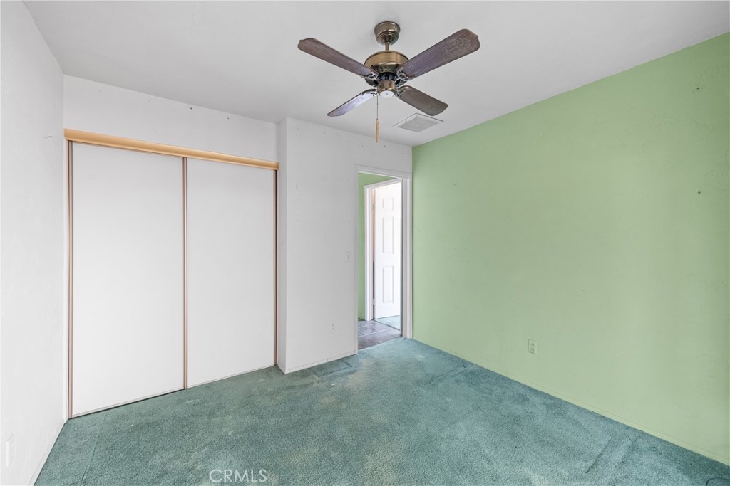 2302 E Wayne Property Photo 15