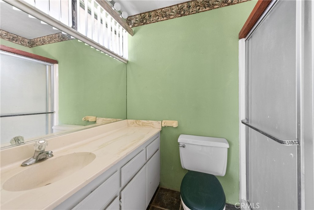 2302 E Wayne Property Photo 18