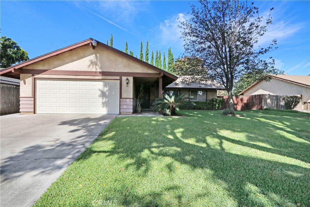 9136 Dumond Drive Property Photo 1