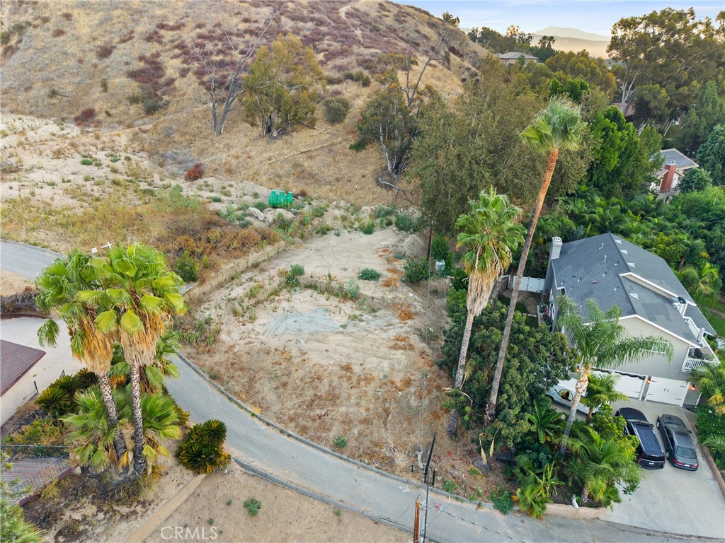 4751 N Golden Property Photo 2