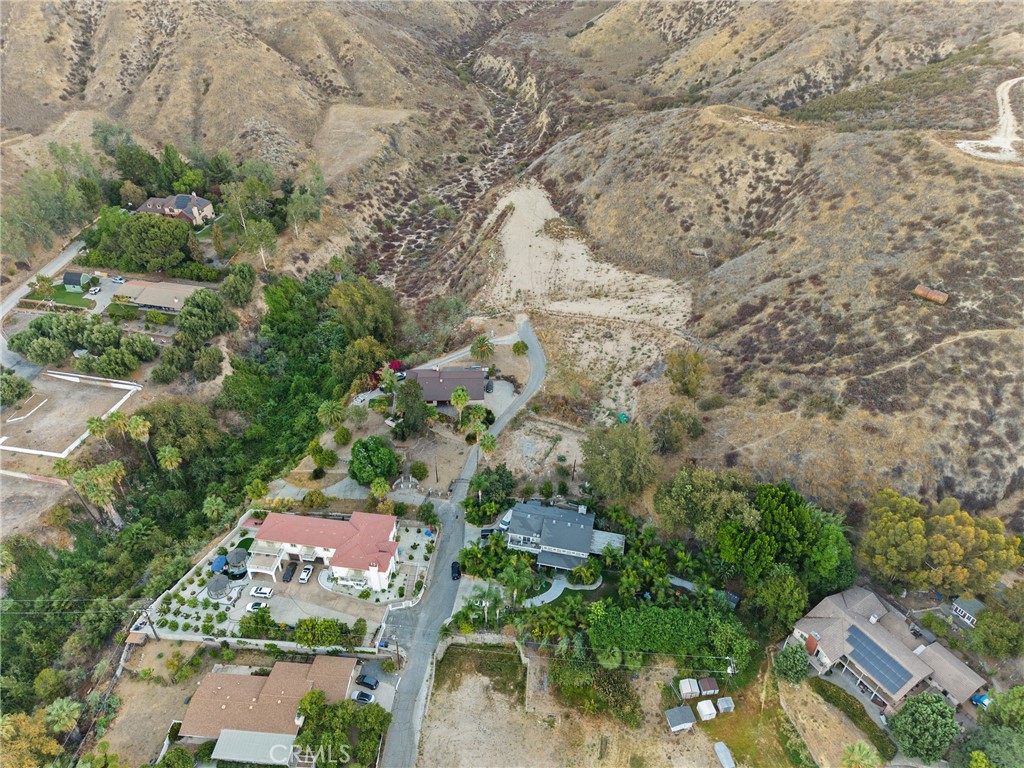 4751 N Golden Property Photo 4