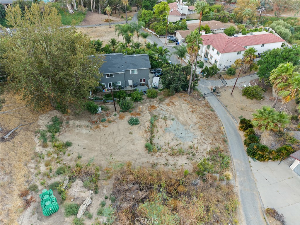 4751 N Golden Property Photo 8