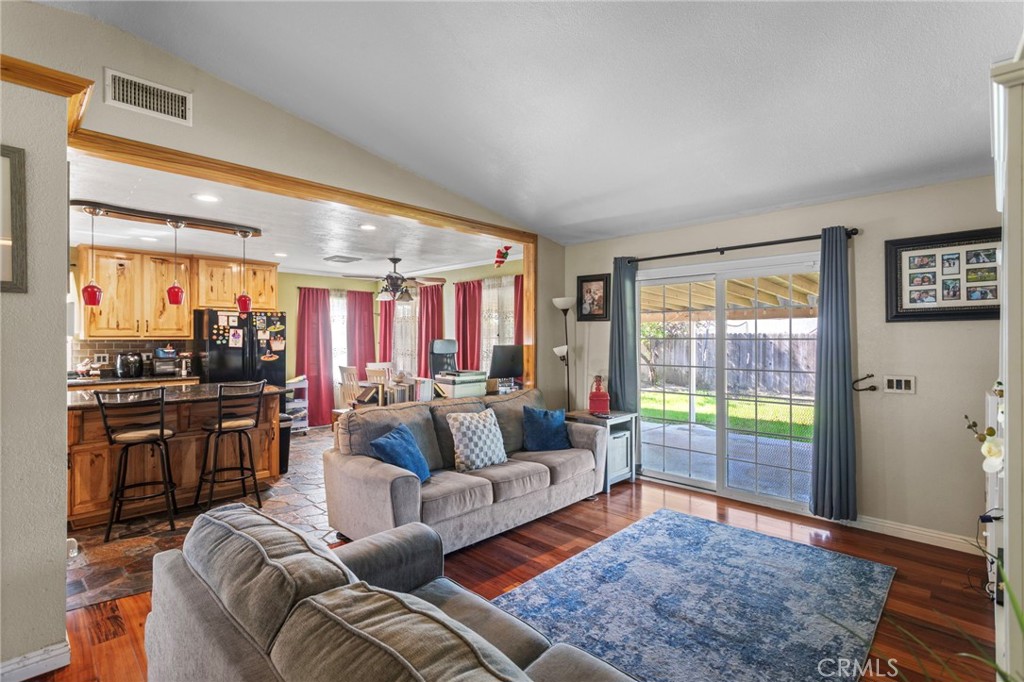 9257 Devon Property Photo 5