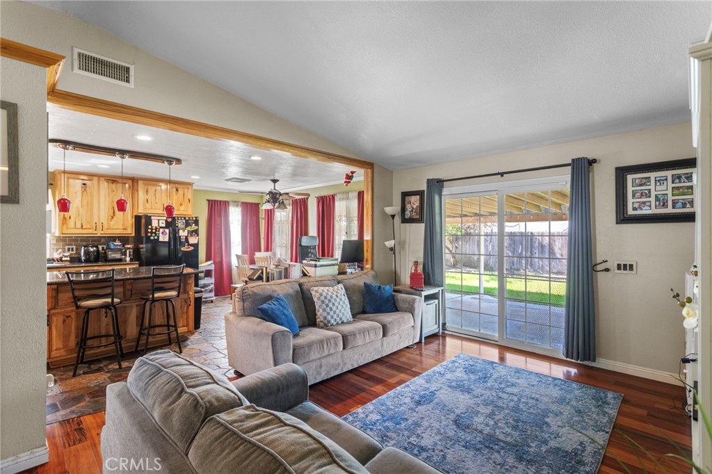 9257 Devon Property Photo 5