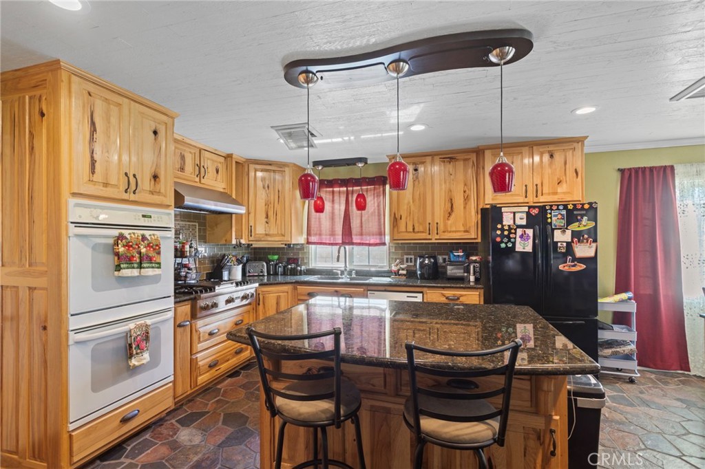 9257 Devon Property Photo 7