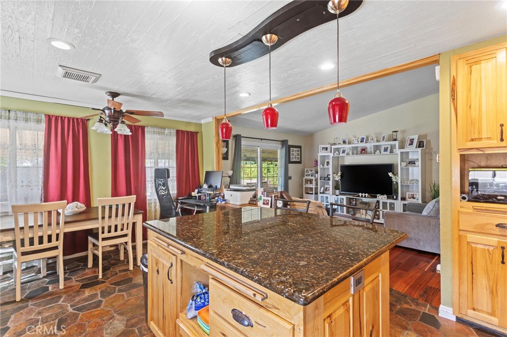 9257 Devon Property Photo 8
