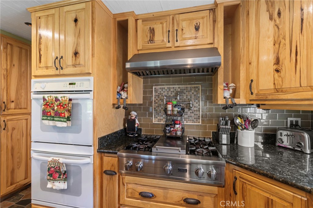 9257 Devon Property Photo 10