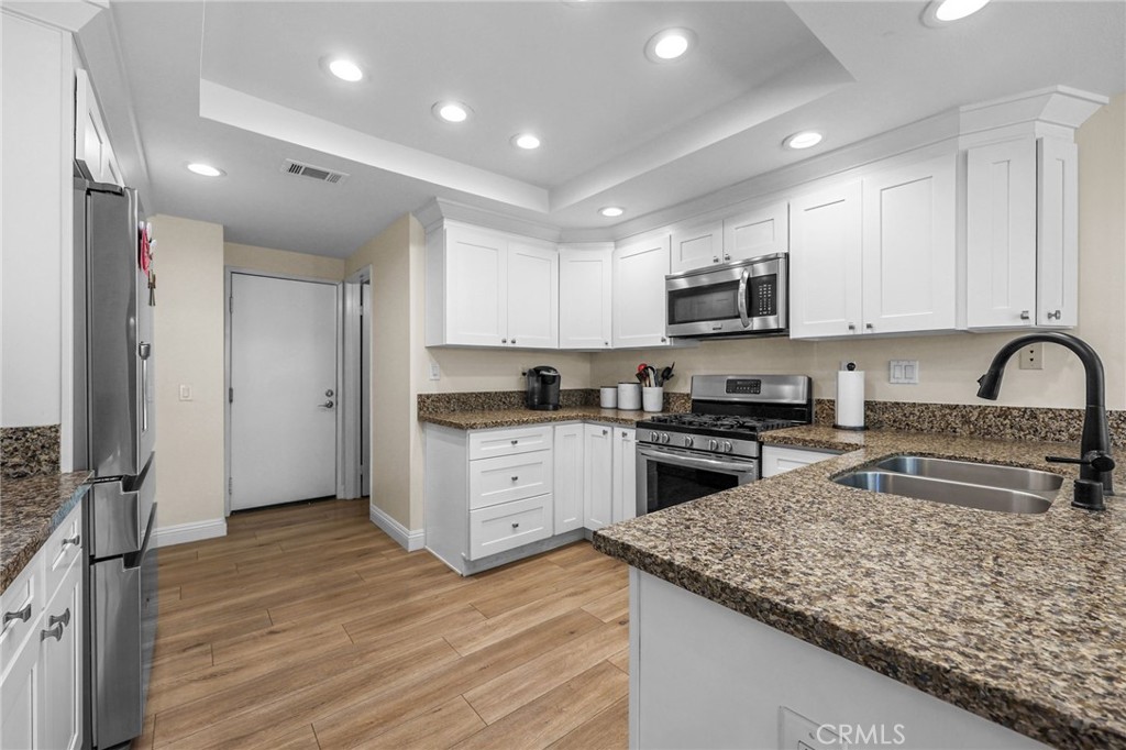 2027 Driftstone Property Photo 12